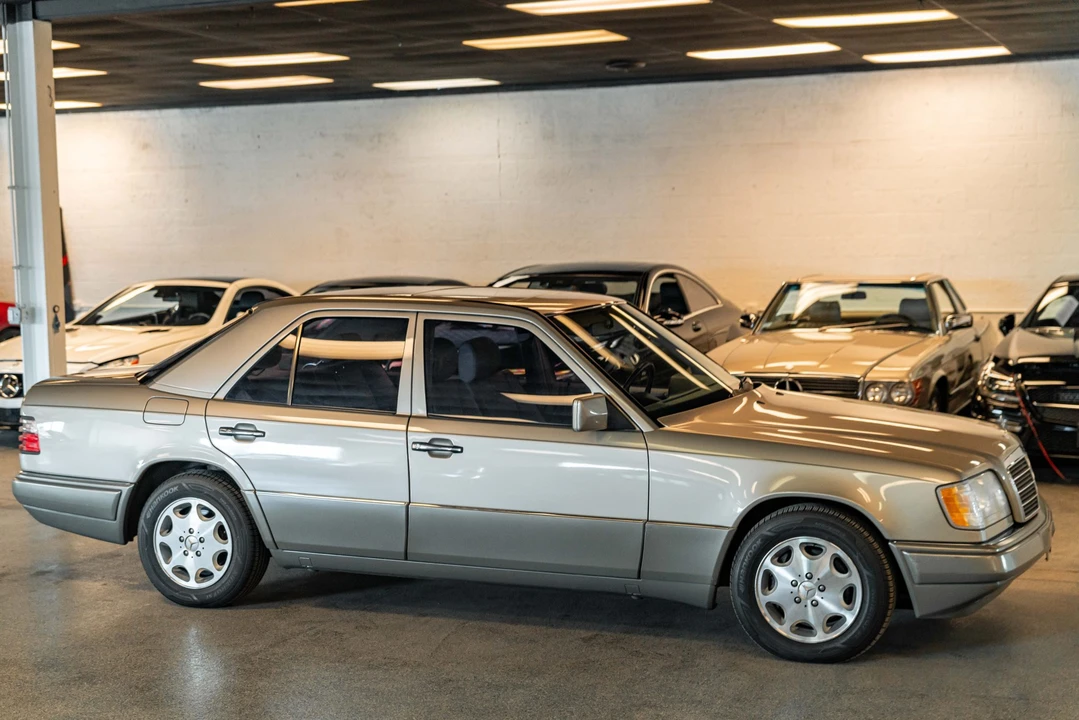 1995 Mercedes-Benz W124 E-Class - Image 9 of 31