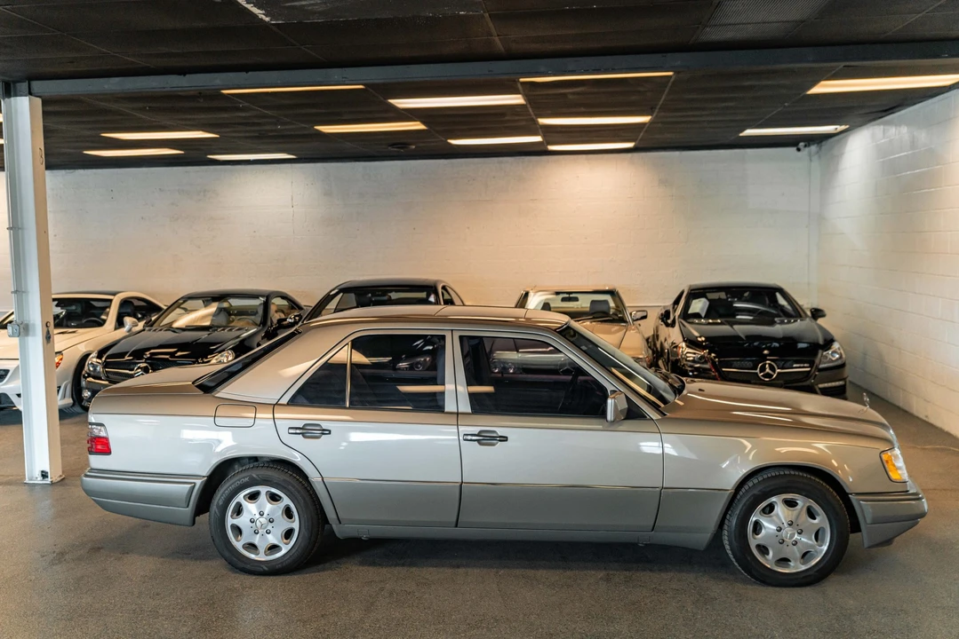 1995 Mercedes-Benz W124 E-Class - Image 11 of 31