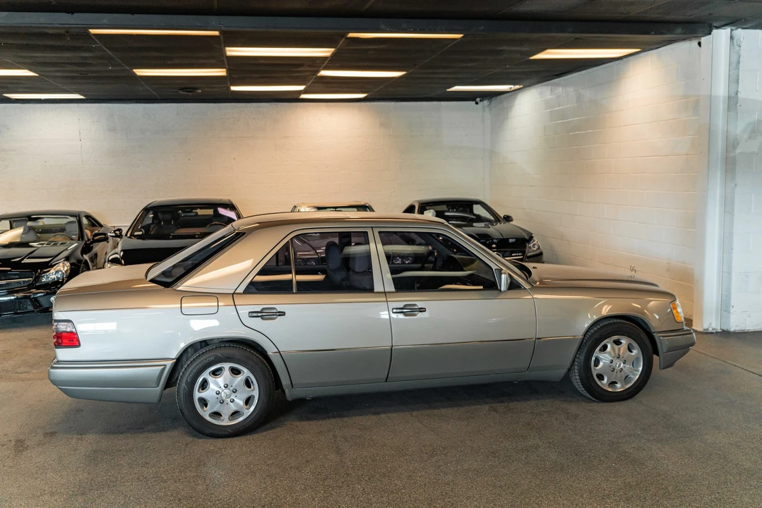 1995 Mercedes-Benz W124 E-Class - Image 14 of 31