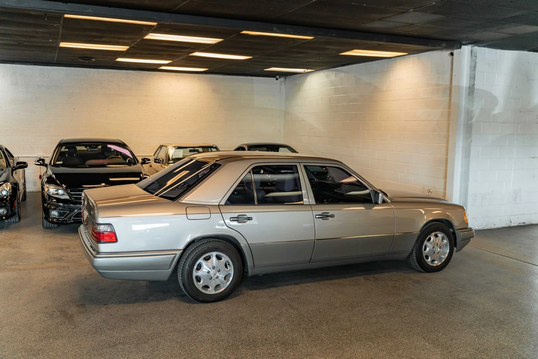 1995 Mercedes-Benz W124 E-Class - Image 15 of 31