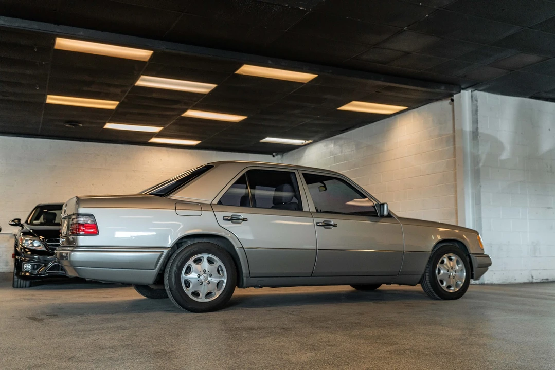 1995 Mercedes-Benz W124 E-Class - Image 16 of 31