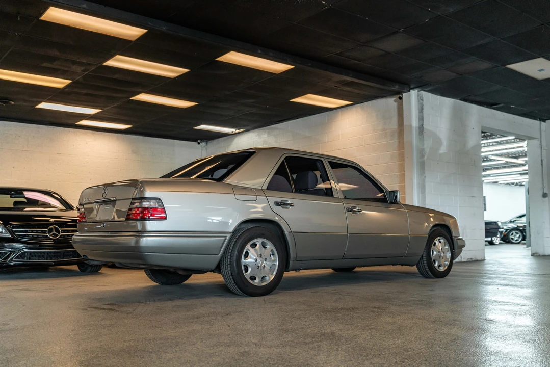 1995 Mercedes-Benz W124 E-Class - Image 18 of 31