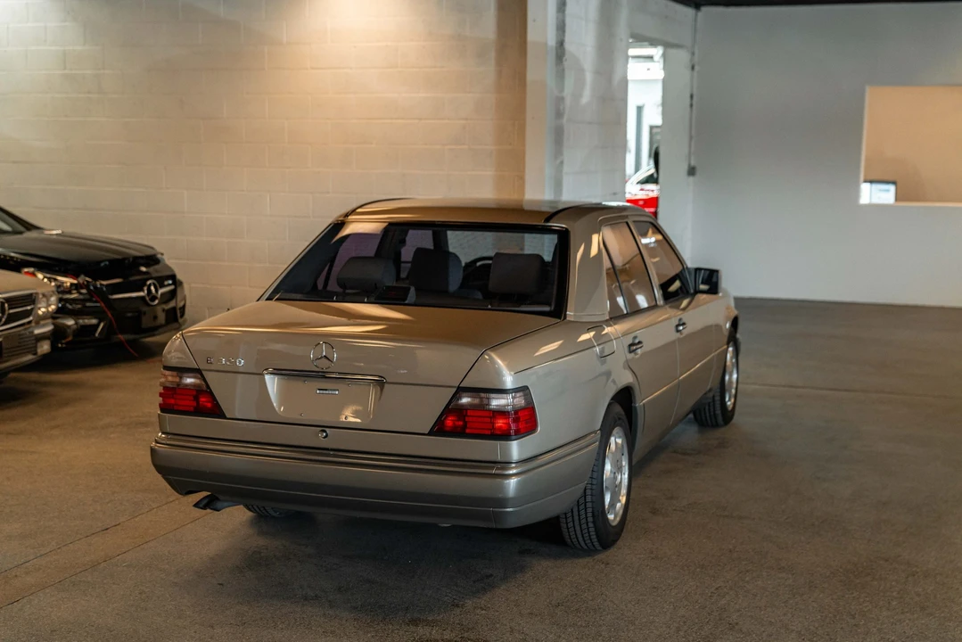 1995 Mercedes-Benz W124 E-Class - Image 21 of 31
