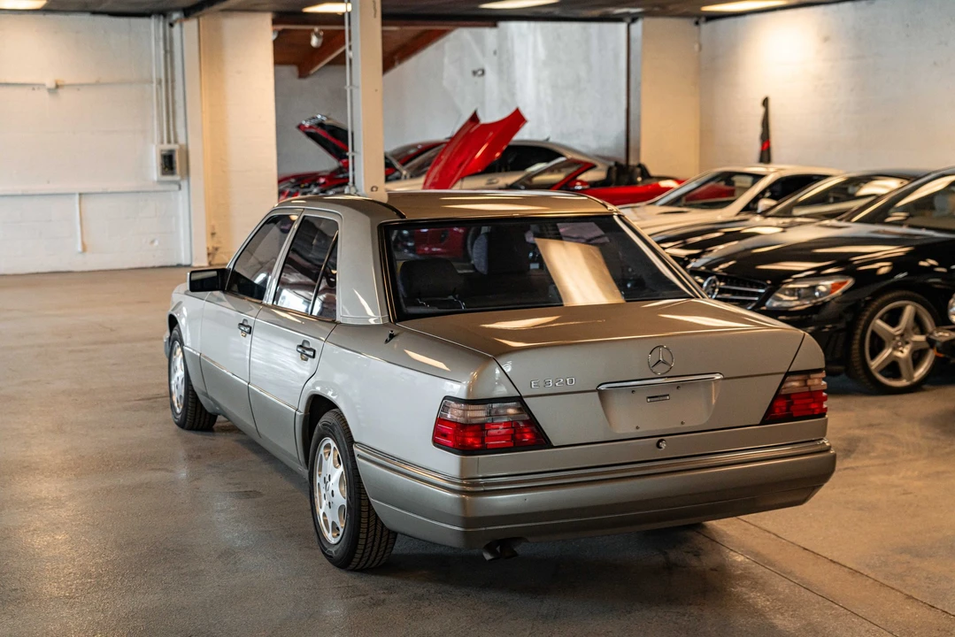 1995 Mercedes-Benz W124 E-Class - Image 28 of 31