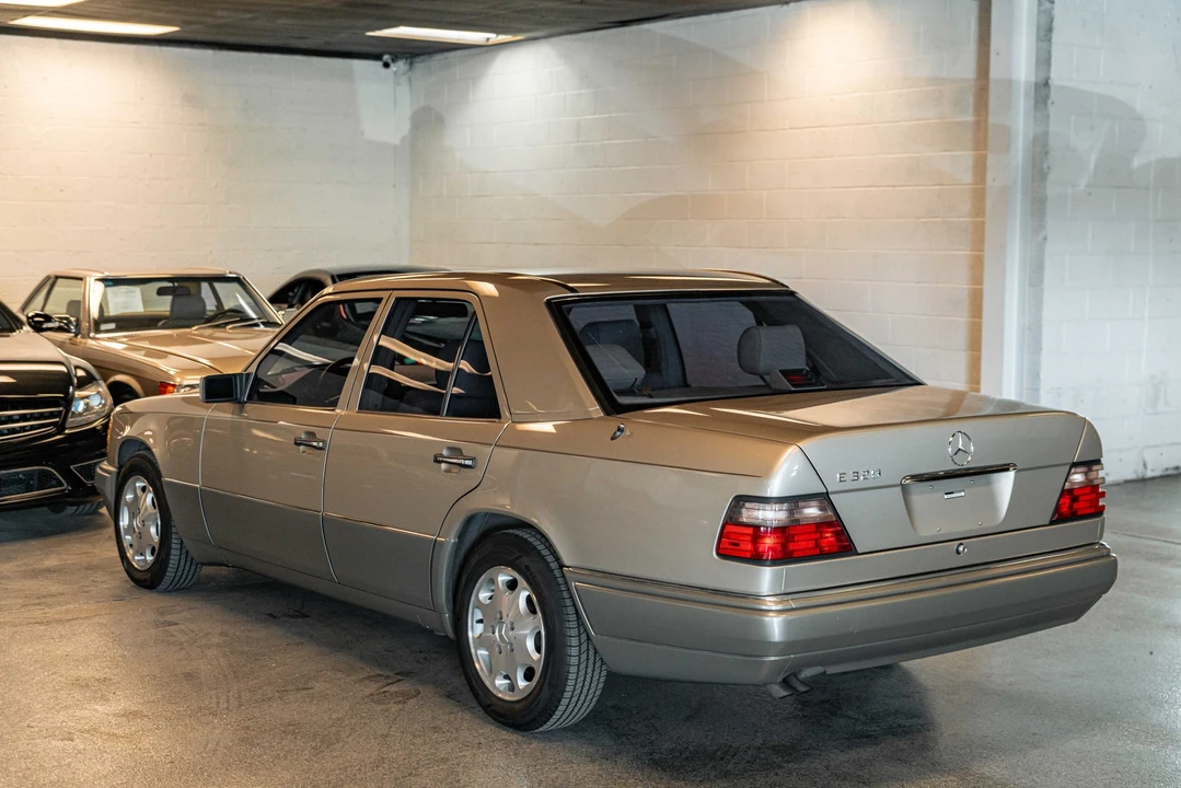 1995 Mercedes-Benz W124 E-Class - Image 30 of 31