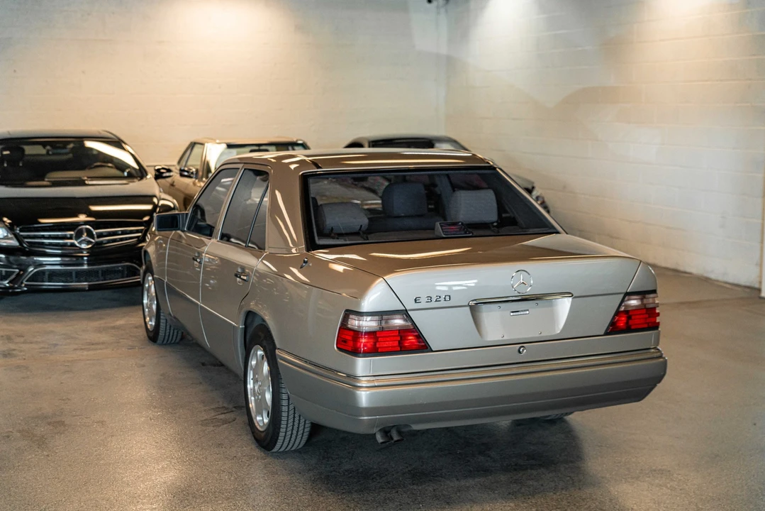 1995 Mercedes-Benz W124 E-Class - Image 27 of 31
