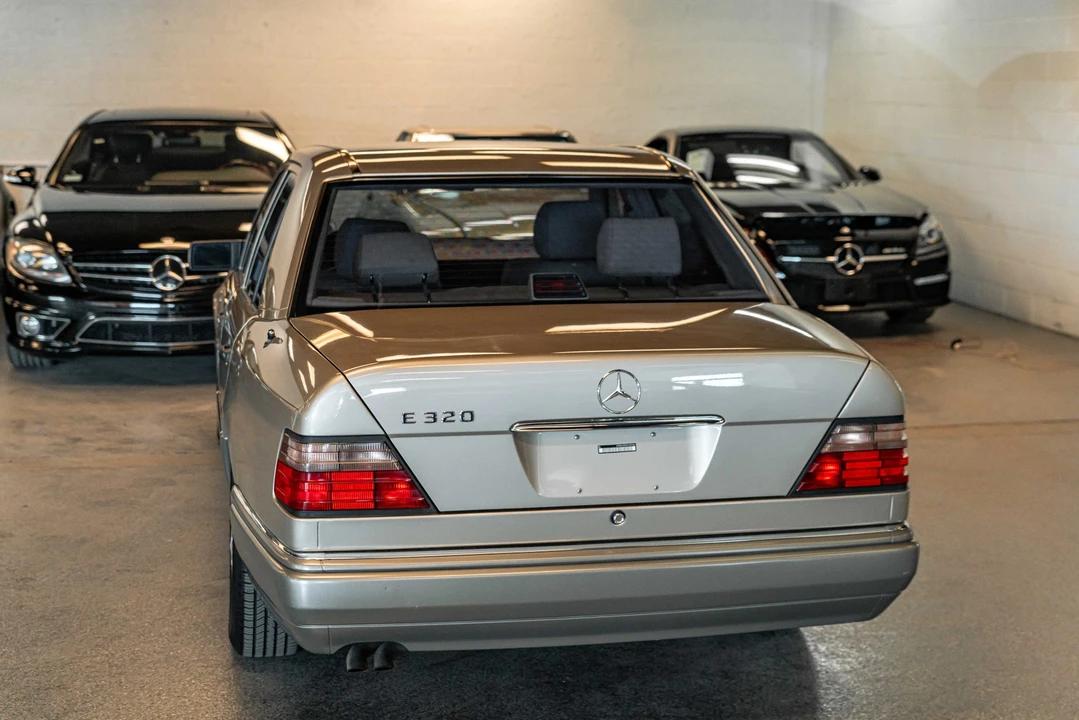1995 Mercedes-Benz W124 E-Class - Image 25 of 31