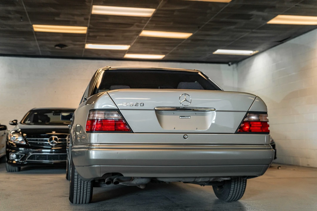 1995 Mercedes-Benz W124 E-Class - Image 26 of 31