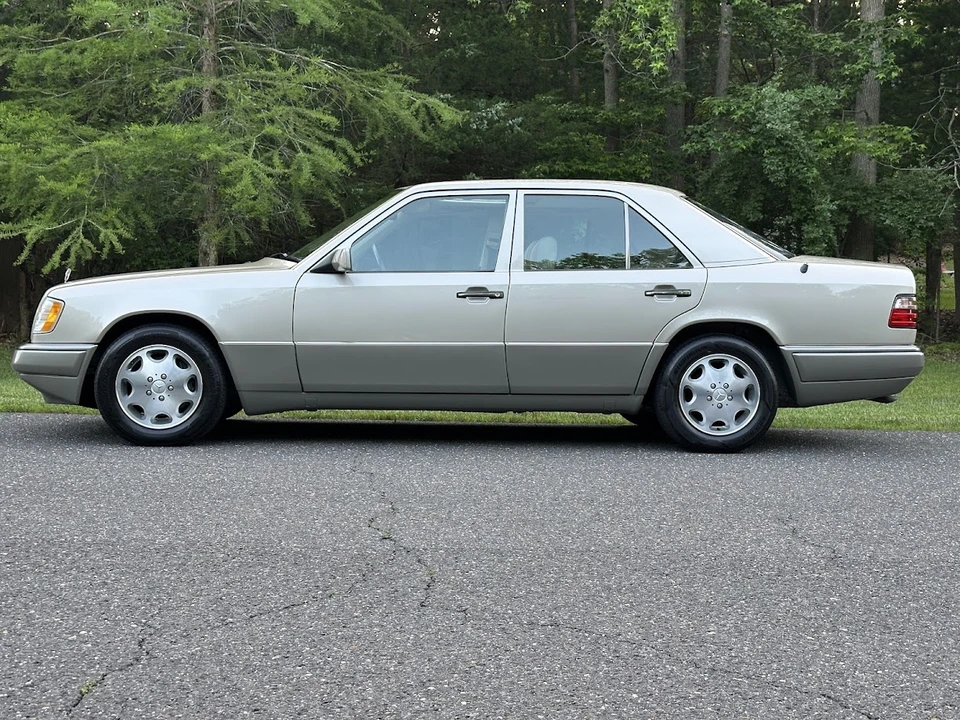 1995 Mercedes-Benz W124 E-Class - Image 16 of 31