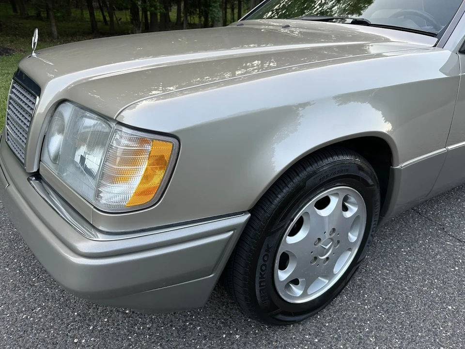 1995 Mercedes-Benz W124 E-Class - Image 28 of 31