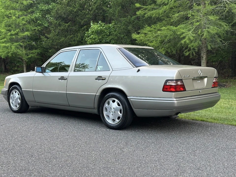 1995 Mercedes-Benz W124 E-Class - Image 15 of 31
