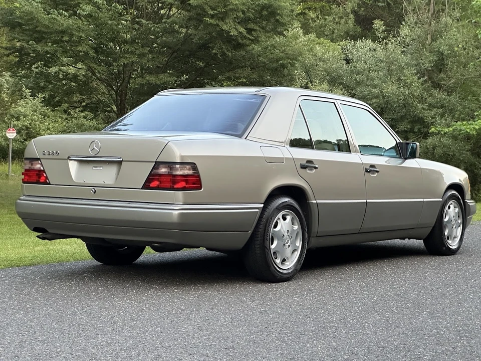 1995 Mercedes-Benz W124 E-Class - Image 11 of 31