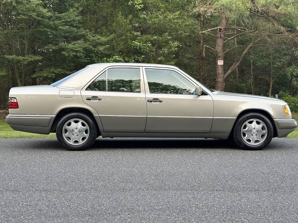 1995 Mercedes-Benz W124 E-Class - Image 9 of 31