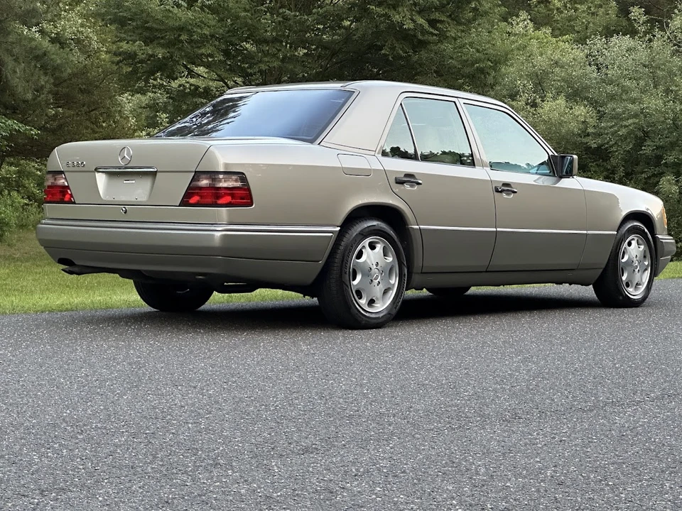 1995 Mercedes-Benz W124 E-Class - Image 10 of 31