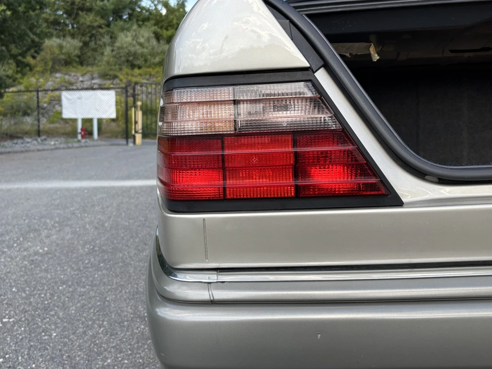 1995 Mercedes-Benz W124 E-Class - Image 30 of 31