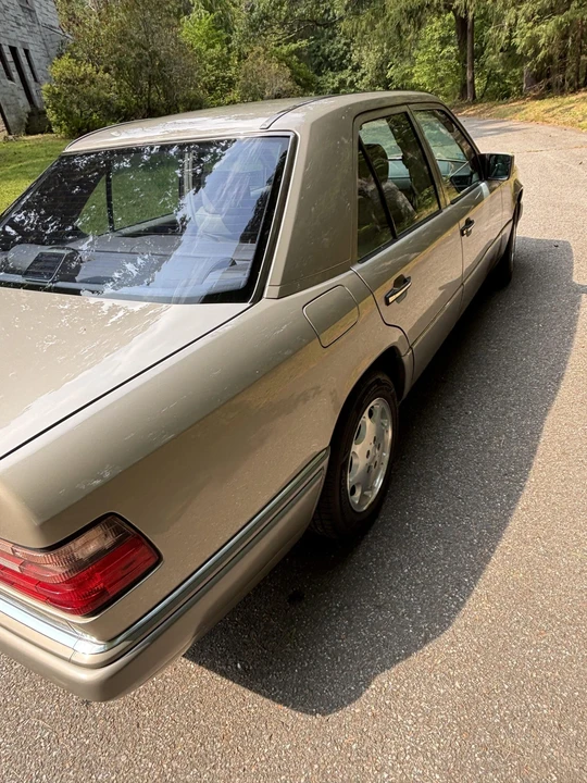 1995 Mercedes-Benz W124 E-Class - Image 15 of 31