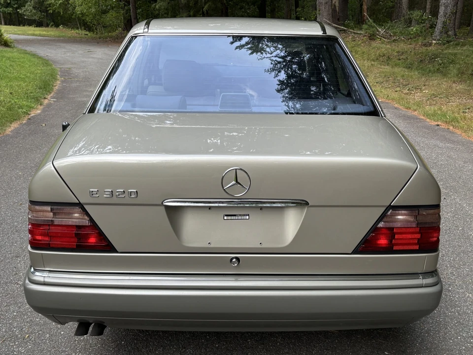1995 Mercedes-Benz W124 E-Class - Image 10 of 31