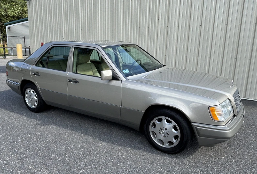 1995 Mercedes-Benz W124 E-Class - Image 8 of 31