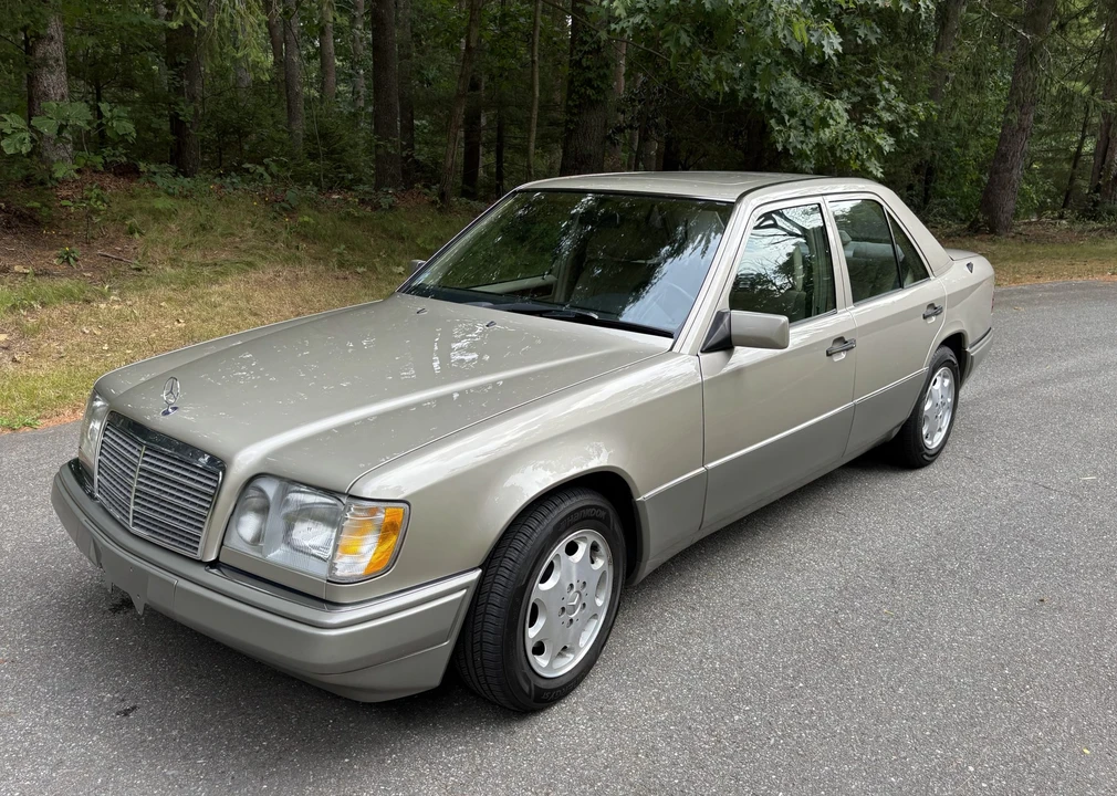 1995 Mercedes-Benz W124 E-Class - Image 2 of 31