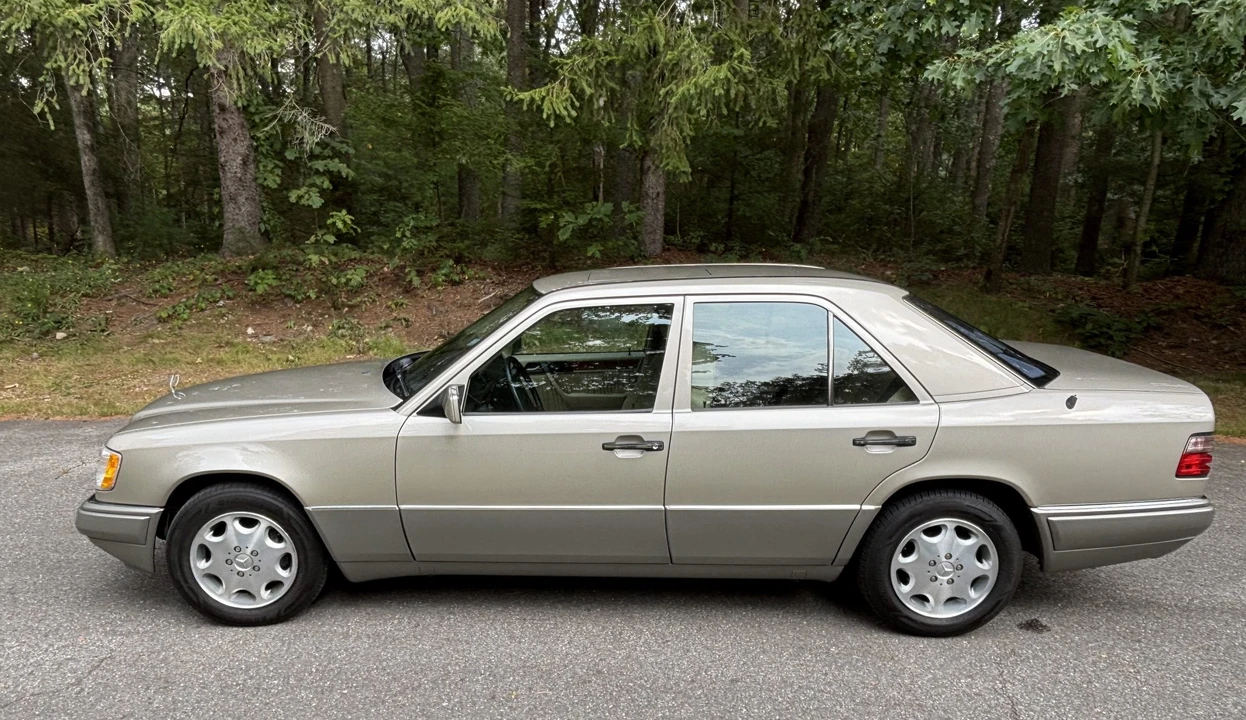 1995 Mercedes-Benz W124 E-Class - Image 12 of 31