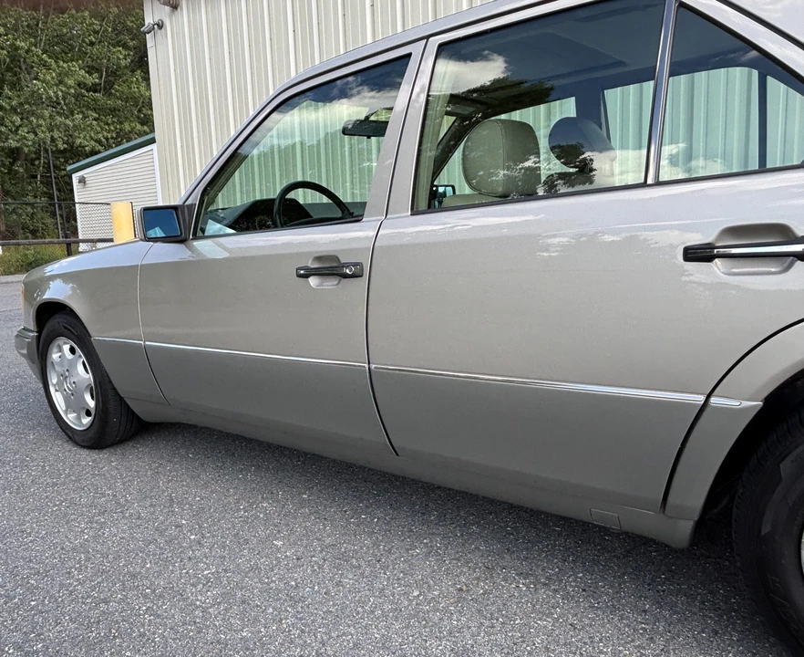 1995 Mercedes-Benz W124 E-Class - Image 20 of 31