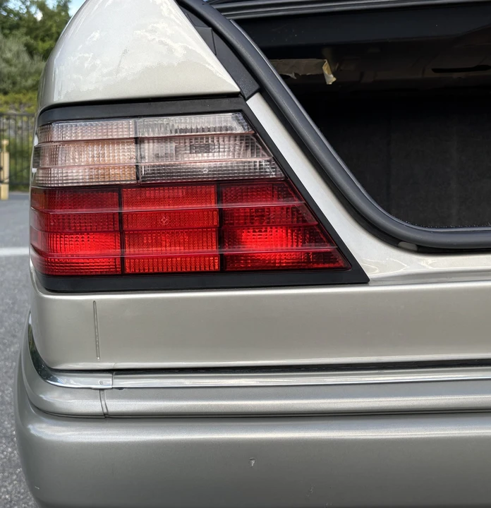 1995 Mercedes-Benz W124 E-Class - Image 29 of 31