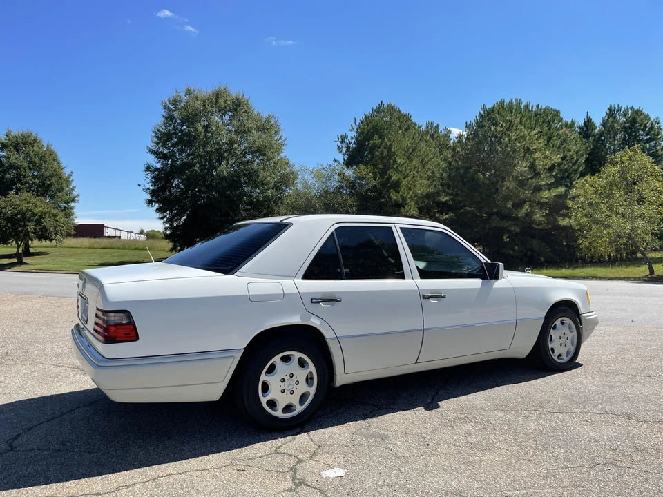 1995 Mercedes-Benz W124 E-Class - Image 15 of 31