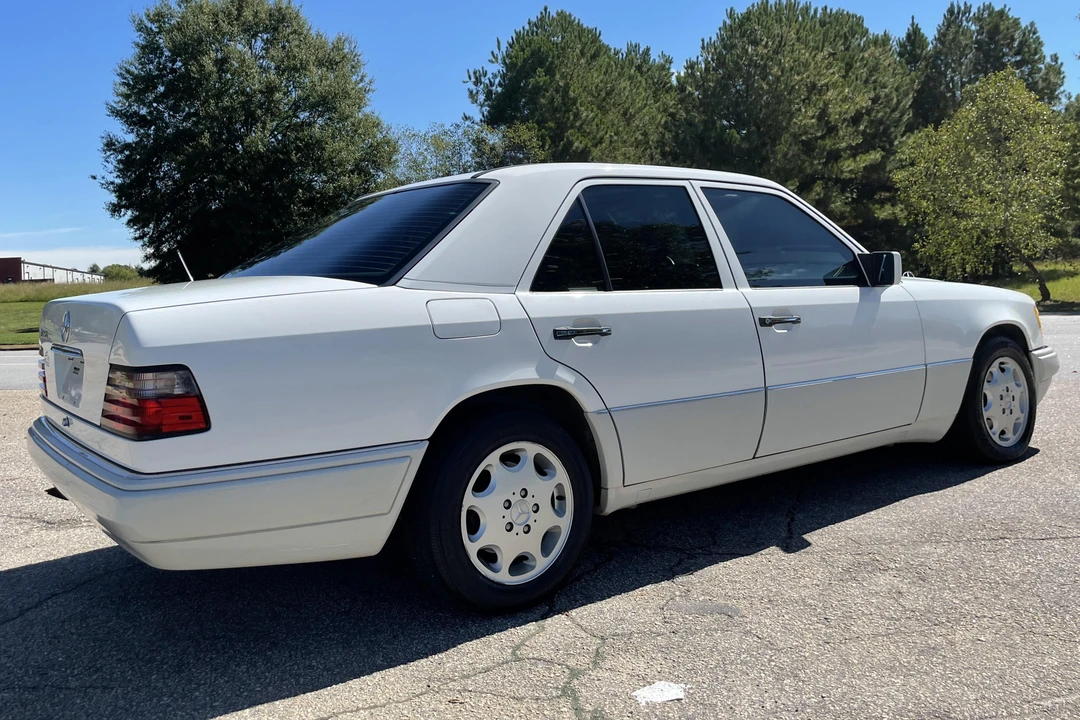 1995 Mercedes-Benz W124 E-Class - Image 4 of 31