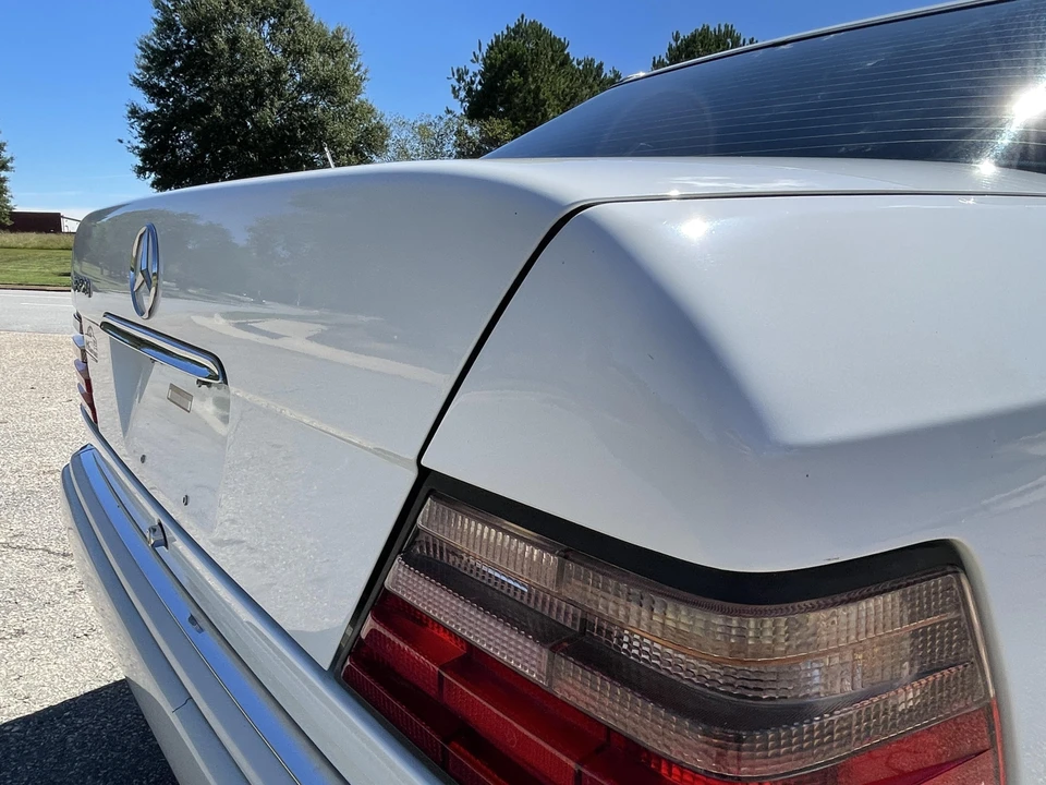 1995 Mercedes-Benz W124 E-Class - Image 26 of 31