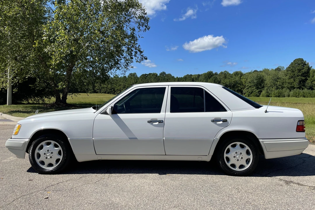 1995 Mercedes-Benz W124 E-Class - Image 3 of 31