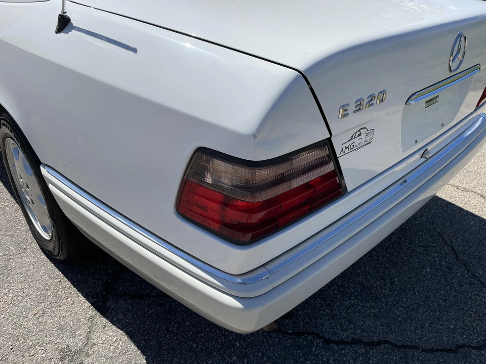 1995 Mercedes-Benz W124 E-Class - Image 24 of 31