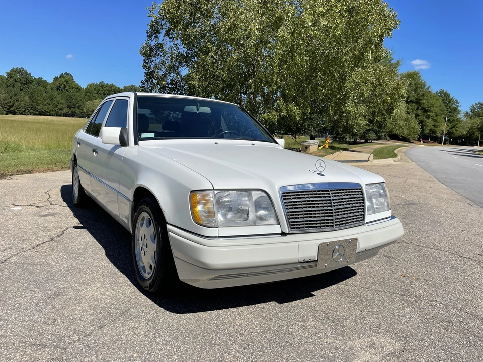 1995 Mercedes-Benz W124 E-Class - Image 18 of 31