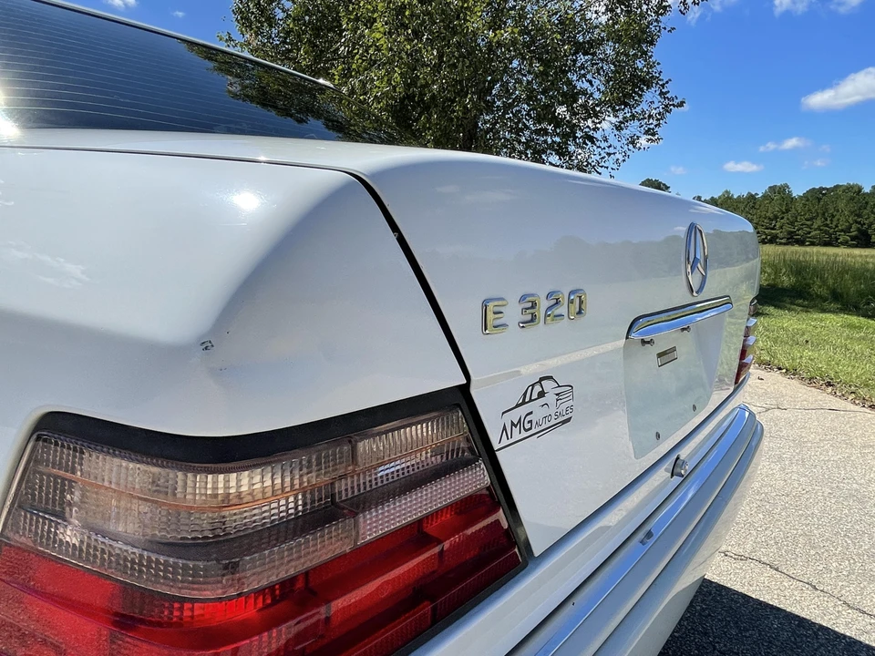 1995 Mercedes-Benz W124 E-Class - Image 25 of 31