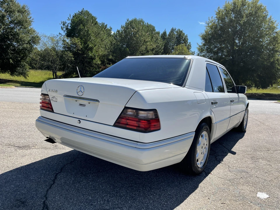 1995 Mercedes-Benz W124 E-Class - Image 14 of 31