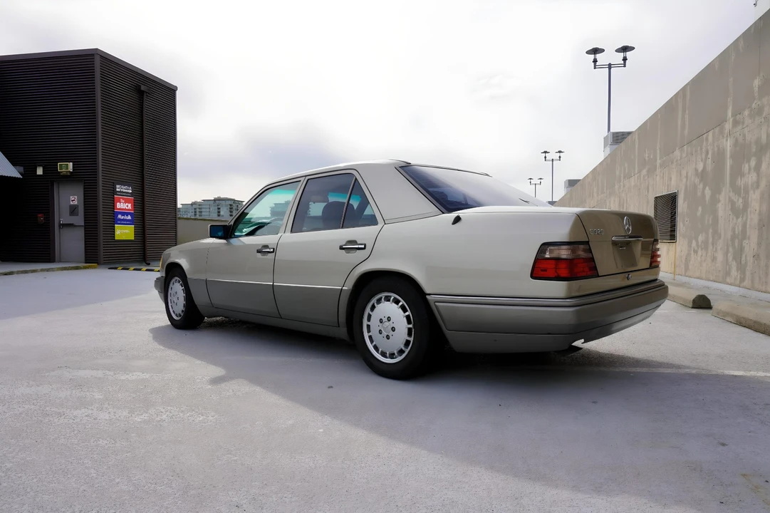1995 Mercedes-Benz W124 E-Class - Image 27 of 31