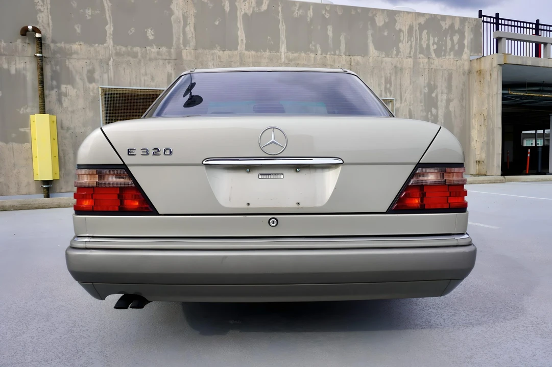 1995 Mercedes-Benz W124 E-Class - Image 26 of 31