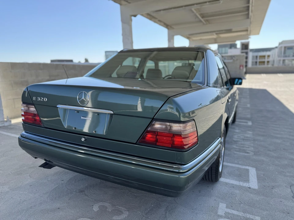 1995 Mercedes-Benz W124 E-Class - Image 26 of 31