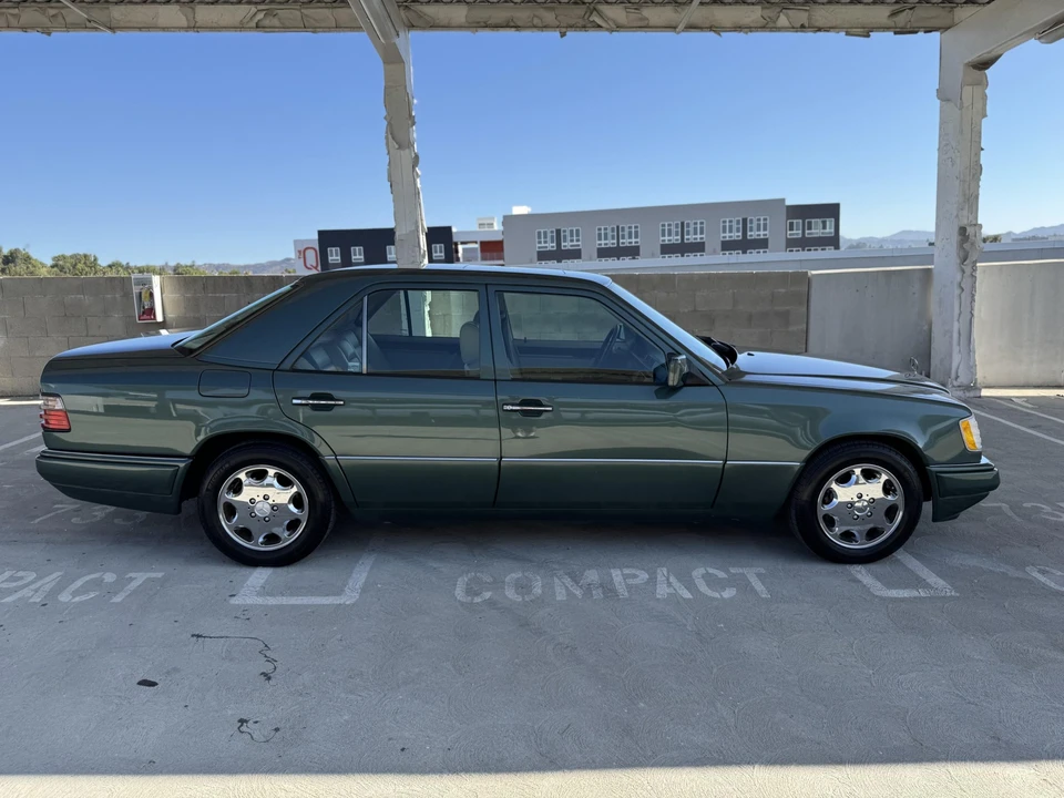 1995 Mercedes-Benz W124 E-Class - Image 23 of 31