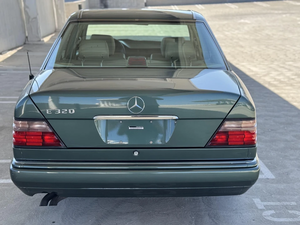1995 Mercedes-Benz W124 E-Class - Image 29 of 31