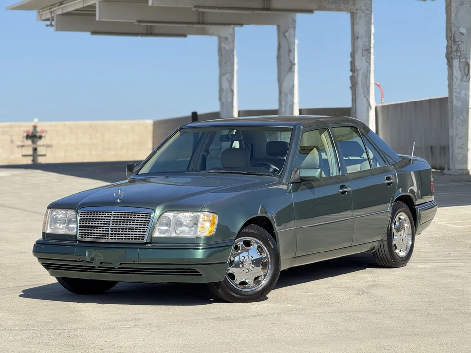 1995 Mercedes-Benz W124 E-Class - Image 2 of 31