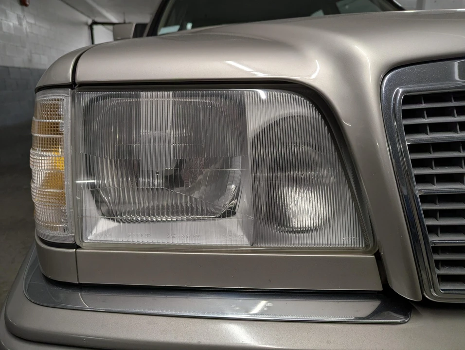 1995 Mercedes-Benz W124 E-Class - Image 15 of 31