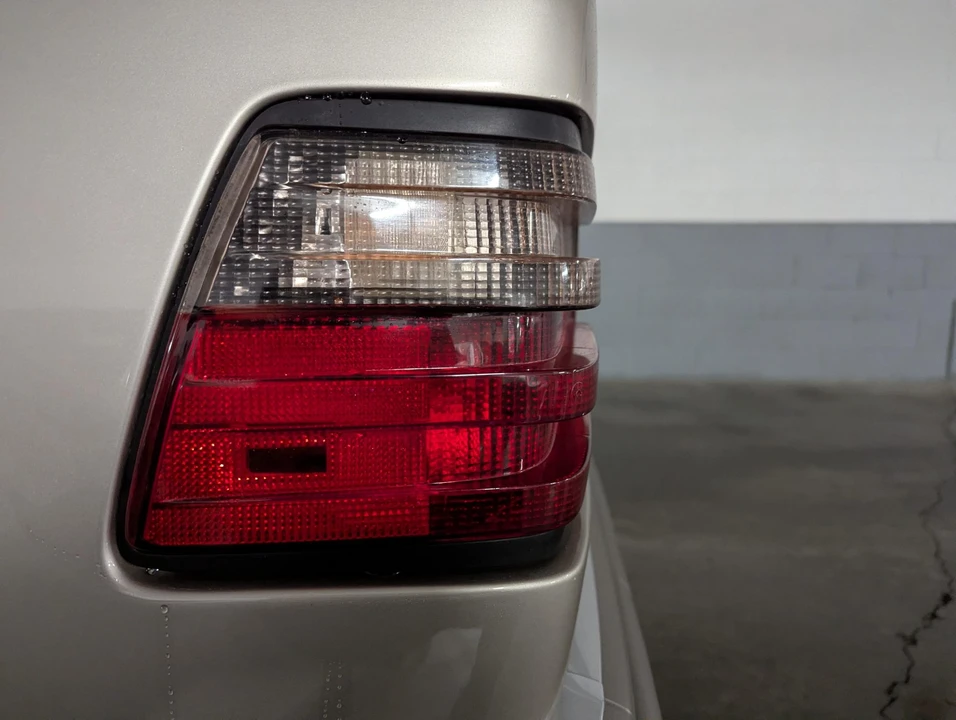 1995 Mercedes-Benz W124 E-Class - Image 20 of 31
