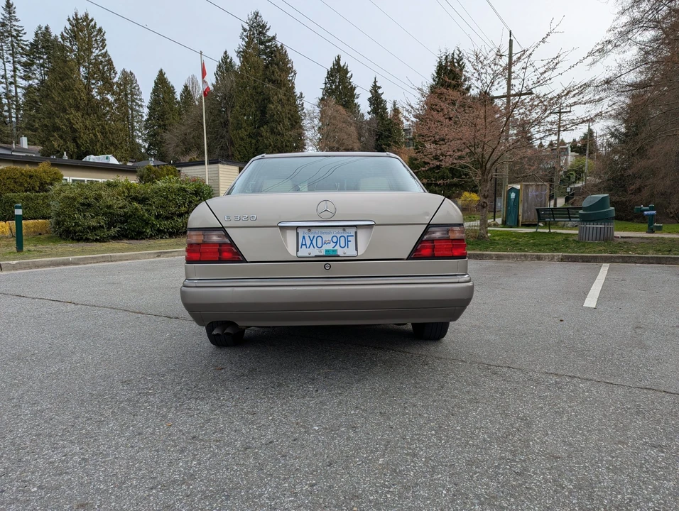 1995 Mercedes-Benz W124 E-Class - Image 8 of 31