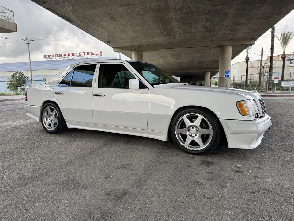 1995 Mercedes-Benz W124 E-Class - Image 2 of 31