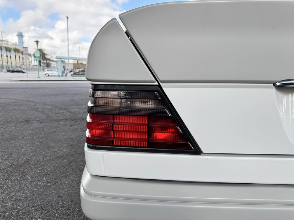 1995 Mercedes-Benz W124 E-Class - Image 24 of 31