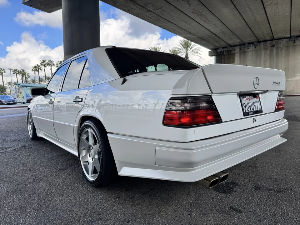 1995 Mercedes-Benz W124 E-Class - Image 13 of 31
