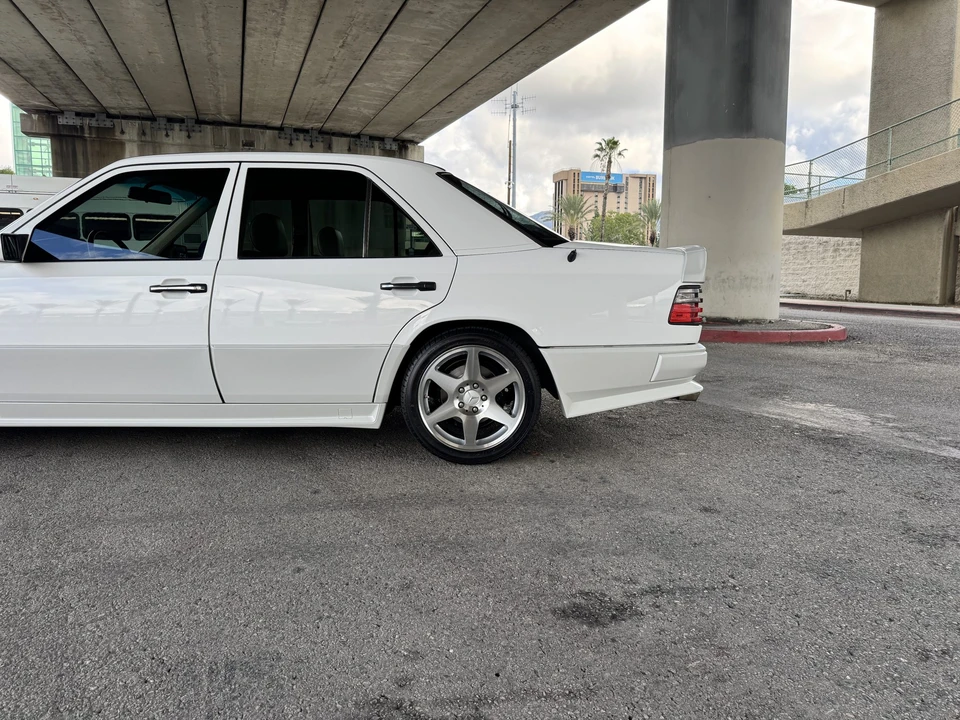 1995 Mercedes-Benz W124 E-Class - Image 20 of 31