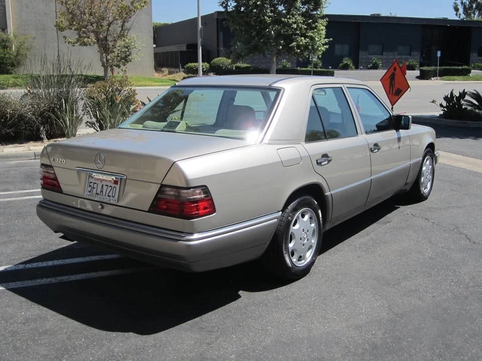 1995 Mercedes-Benz W124 E-Class - Image 3 of 20
