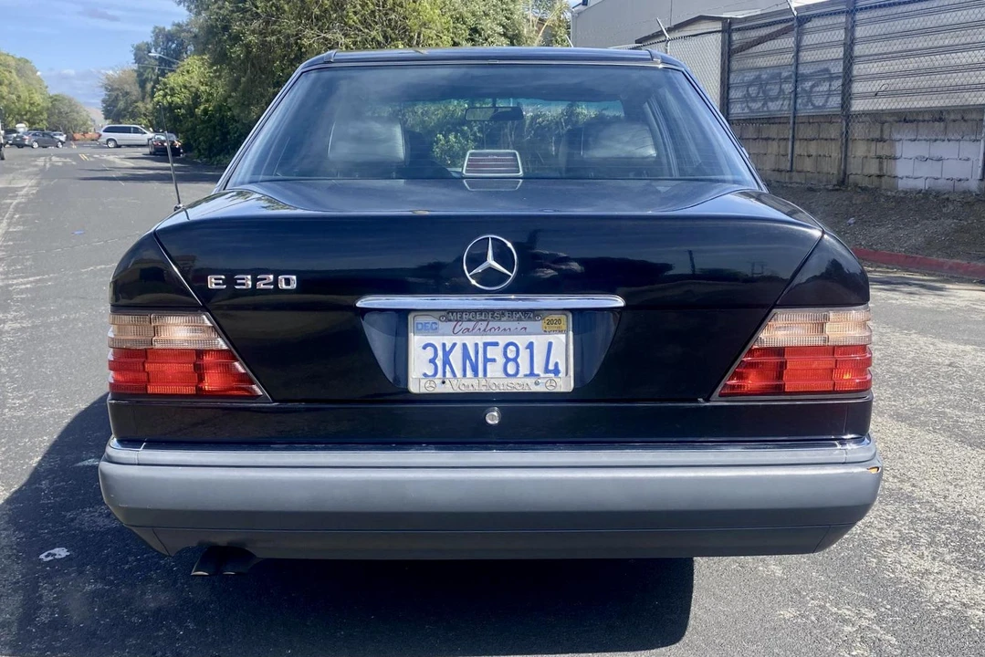 1995 Mercedes-Benz W124 E-Class - Image 5 of 31