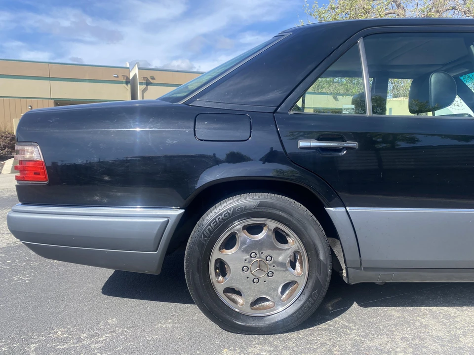 1995 Mercedes-Benz W124 E-Class - Image 17 of 31